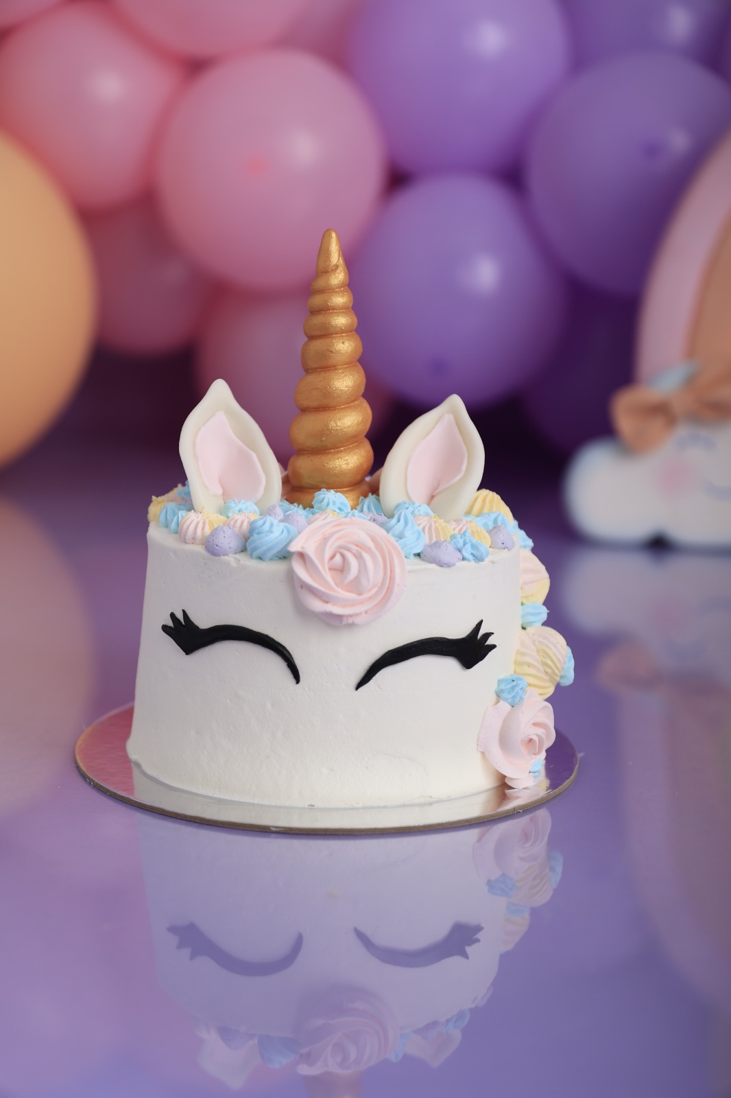 Tarta de aniversario con detalles florales